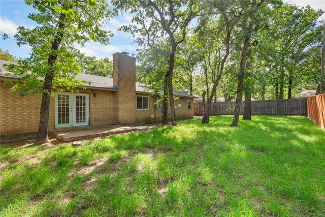 1109 Pine Ridge Drive, Azle, TX 76020