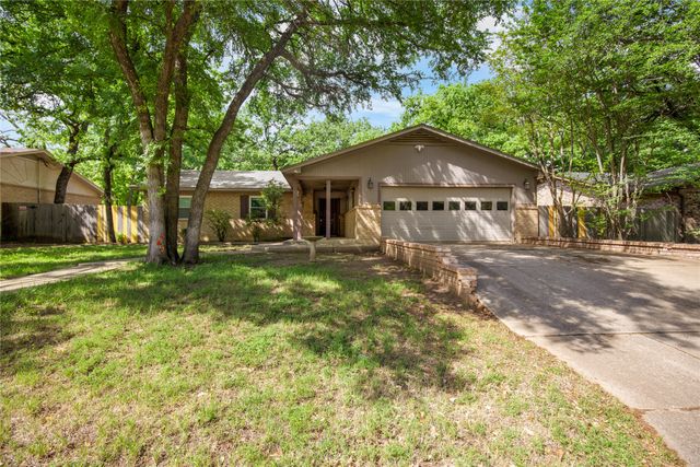 1109 Pine Ridge Drive, Azle, TX 76020