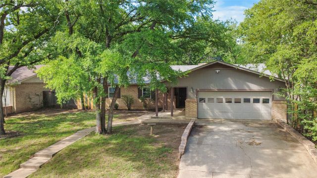 1109 Pine Ridge Drive, Azle, TX 76020