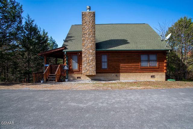 2525 Fleming Way, Sevierville, TN 37876