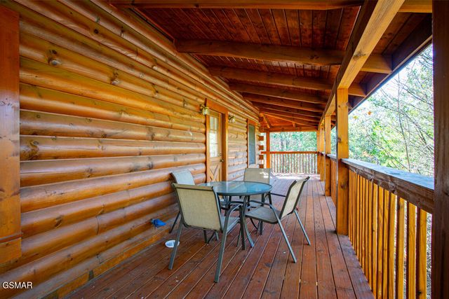 2525 Fleming Way, Sevierville, TN 37876