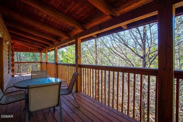 2525 Fleming Way, Sevierville, TN 37876