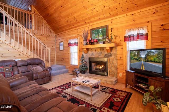 2525 Fleming Way, Sevierville, TN 37876