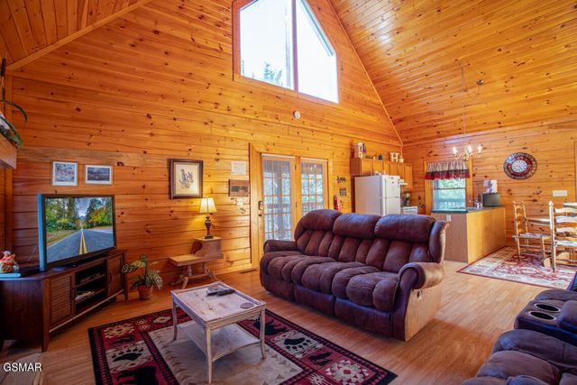 2525 Fleming Way, Sevierville, TN 37876