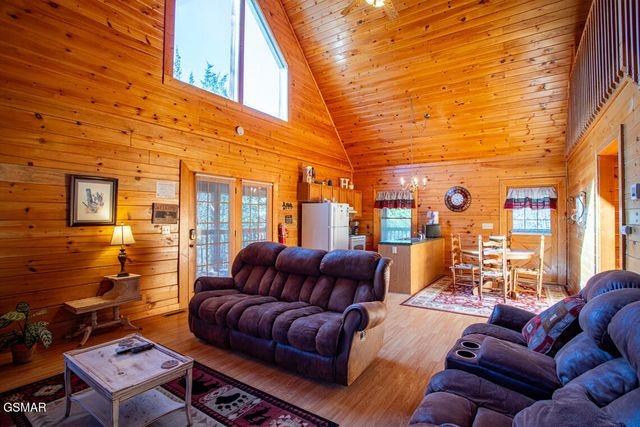 2525 Fleming Way, Sevierville, TN 37876