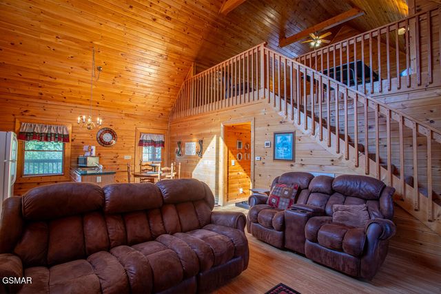 2525 Fleming Way, Sevierville, TN 37876