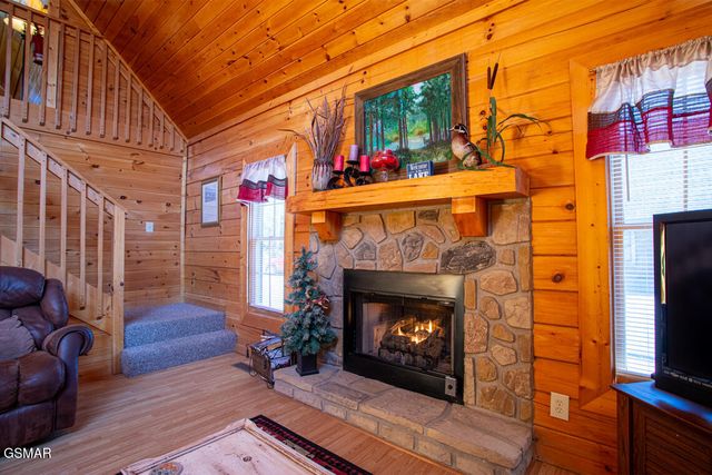 2525 Fleming Way, Sevierville, TN 37876