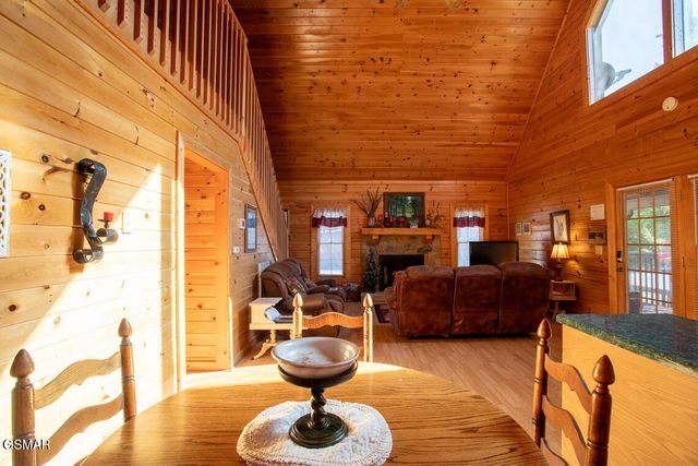 2525 Fleming Way, Sevierville, TN 37876