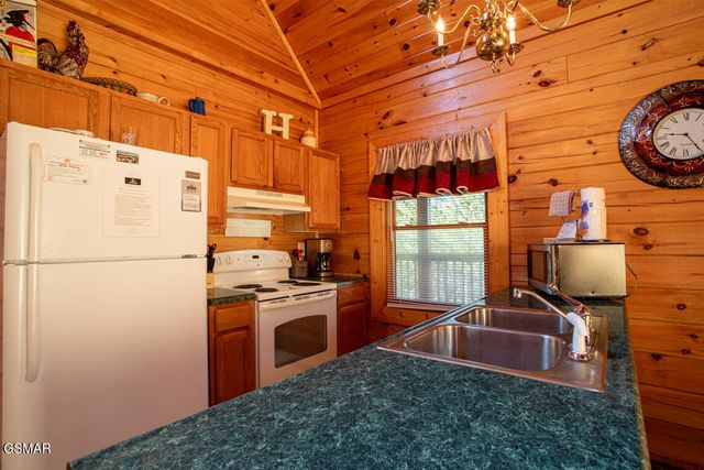 2525 Fleming Way, Sevierville, TN 37876