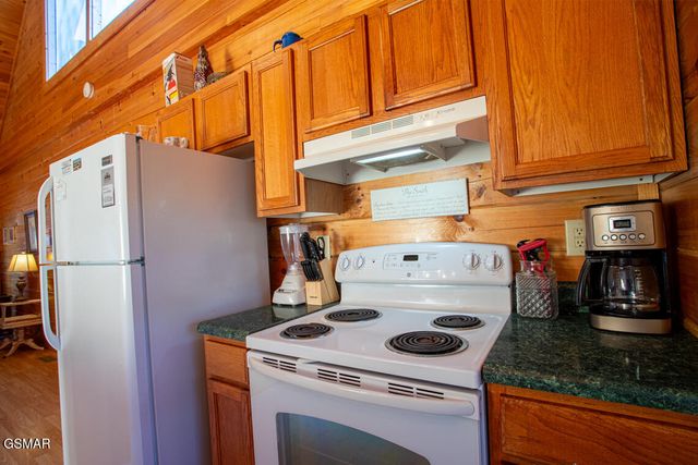 2525 Fleming Way, Sevierville, TN 37876