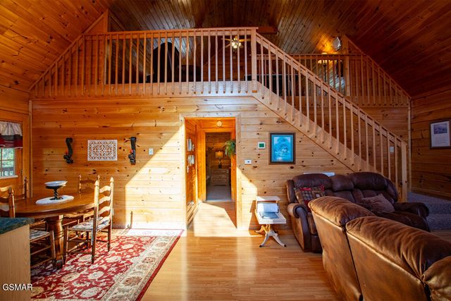 2525 Fleming Way, Sevierville, TN 37876