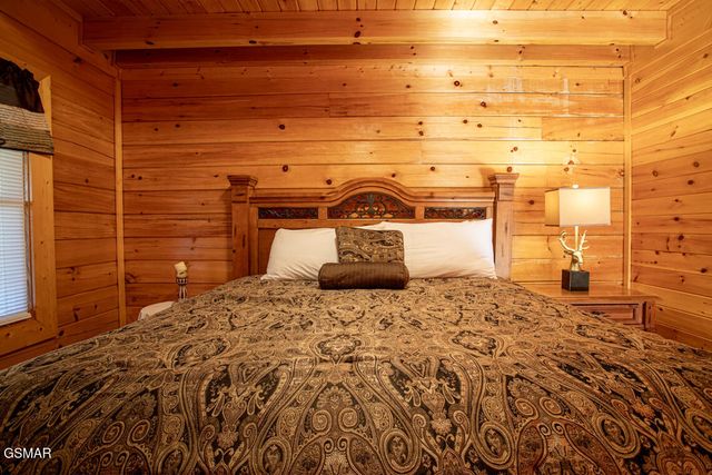 2525 Fleming Way, Sevierville, TN 37876