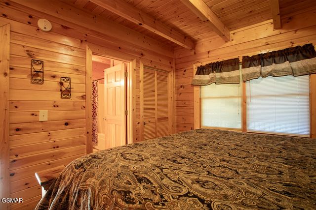 2525 Fleming Way, Sevierville, TN 37876