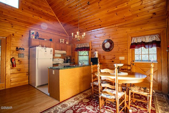 2525 Fleming Way, Sevierville, TN 37876