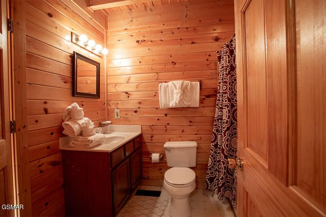 2525 Fleming Way, Sevierville, TN 37876