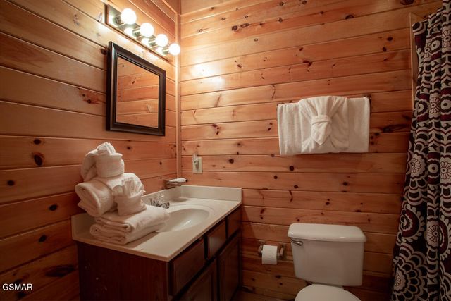 2525 Fleming Way, Sevierville, TN 37876