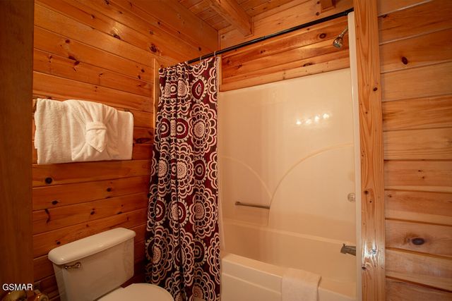 2525 Fleming Way, Sevierville, TN 37876