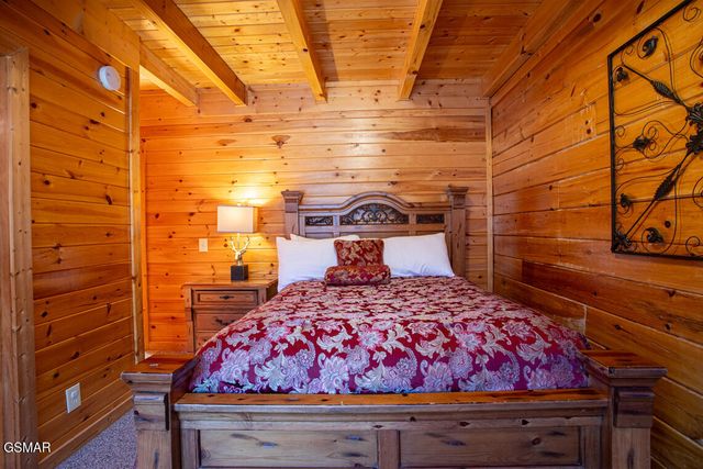 2525 Fleming Way, Sevierville, TN 37876