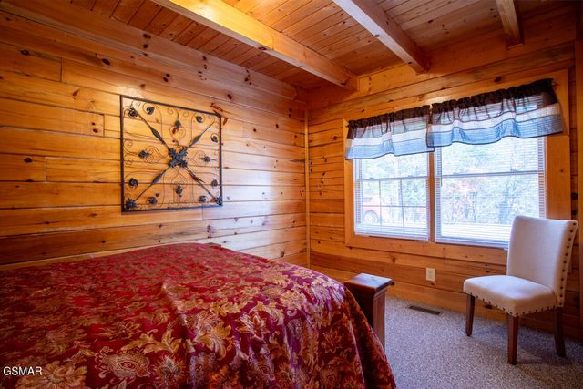 2525 Fleming Way, Sevierville, TN 37876