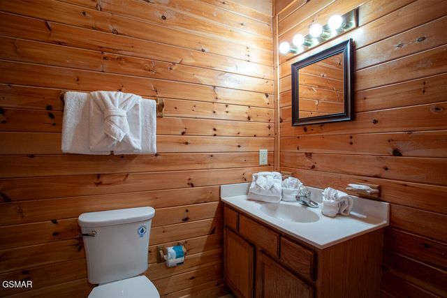 2525 Fleming Way, Sevierville, TN 37876