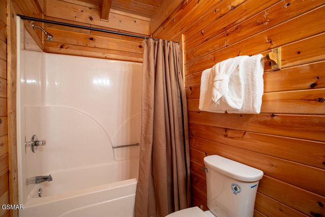 2525 Fleming Way, Sevierville, TN 37876