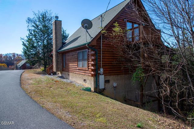 2525 Fleming Way, Sevierville, TN 37876