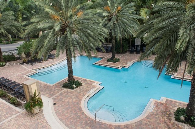 17150 N Bay Road 2512, Sunny Isles Beach, FL 33160