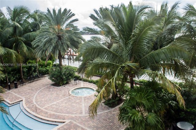 17150 N Bay Road 2512, Sunny Isles Beach, FL 33160