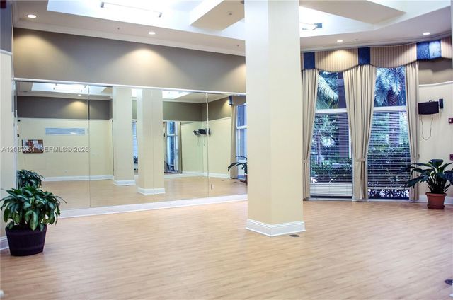 17150 N Bay Road 2512, Sunny Isles Beach, FL 33160