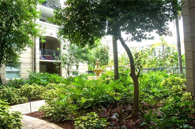 17150 N Bay Road 2512, Sunny Isles Beach, FL 33160