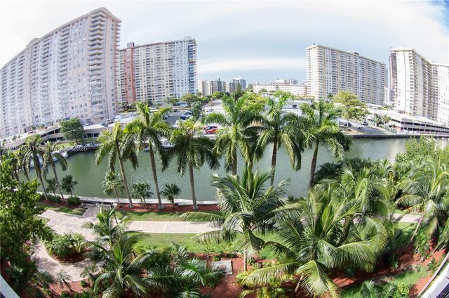17150 N Bay Road 2512, Sunny Isles Beach, FL 33160