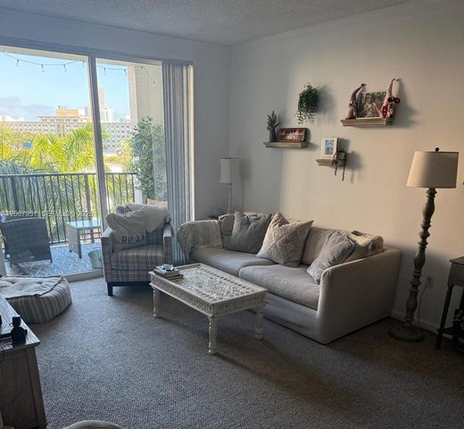 17150 N Bay Road 2512, Sunny Isles Beach, FL 33160