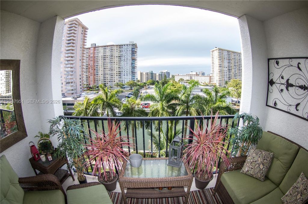 17150 N Bay Road 2512, Sunny Isles Beach, FL 33160