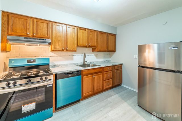 93 Fox Road 6A, Edison, NJ 08817