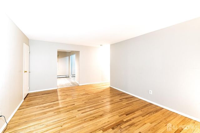 93 Fox Road 6A, Edison, NJ 08817