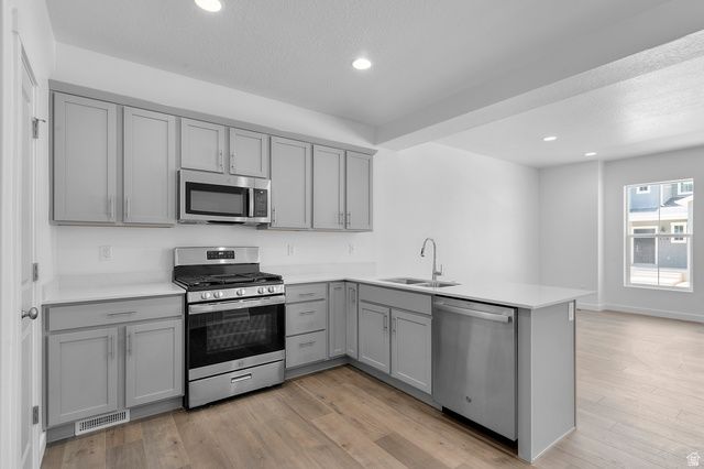 6641 N SALTY RIVER LN, Eagle Mountain, UT 84005