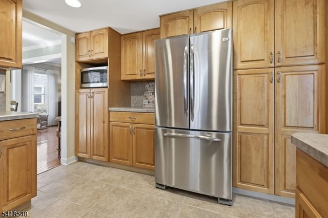 29 Alexandria Dr, Manalapan Twp., NJ 07726