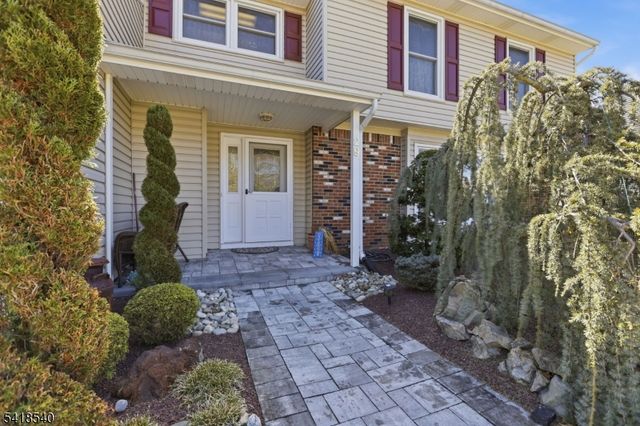 29 Alexandria Dr, Manalapan Twp., NJ 07726