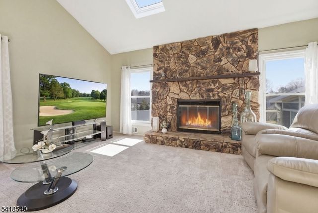 29 Alexandria Dr, Manalapan Twp., NJ 07726