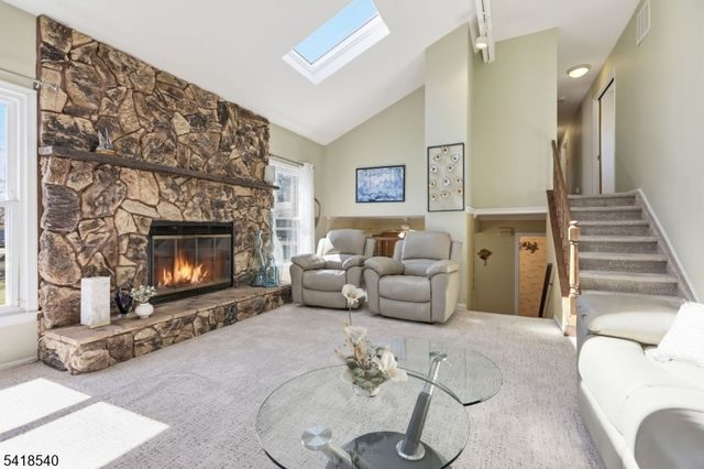 29 Alexandria Dr, Manalapan Twp., NJ 07726