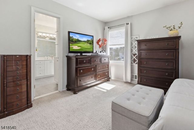 29 Alexandria Dr, Manalapan Twp., NJ 07726