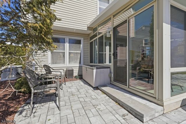 29 Alexandria Dr, Manalapan Twp., NJ 07726