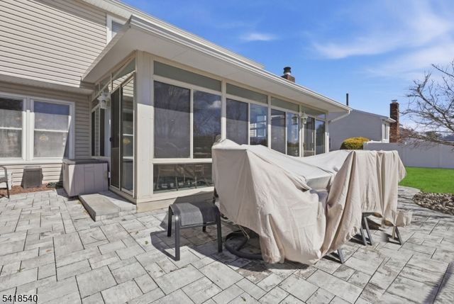 29 Alexandria Dr, Manalapan Twp., NJ 07726