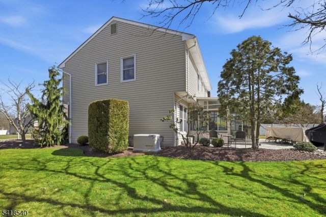 29 Alexandria Dr, Manalapan Twp., NJ 07726