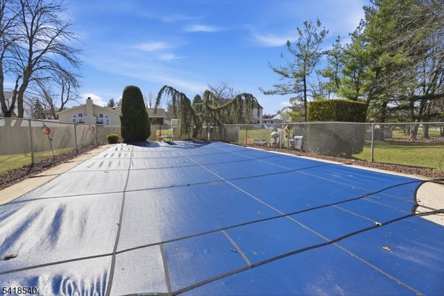 29 Alexandria Dr, Manalapan Twp., NJ 07726