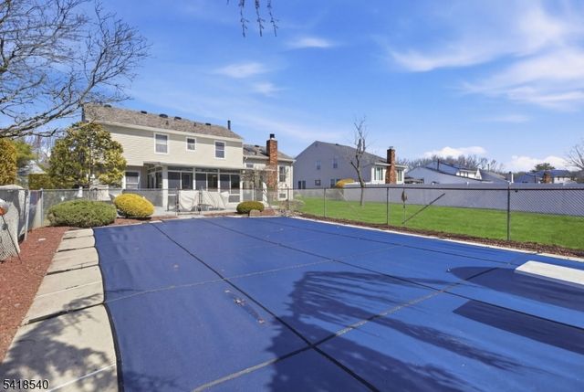 29 Alexandria Dr, Manalapan Twp., NJ 07726