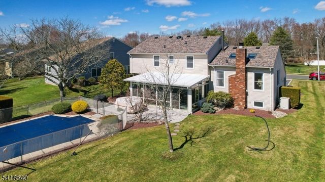 29 Alexandria Dr, Manalapan Twp., NJ 07726