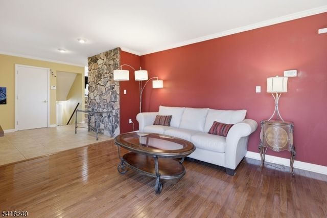 29 Alexandria Dr, Manalapan Twp., NJ 07726