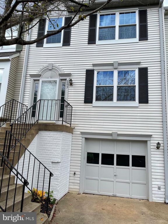 203 BACKRIDGE CT, Fredericksburg, VA 22406