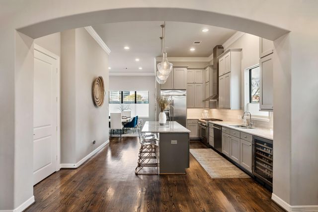 306 W Saulnier Street, Houston, TX 77019